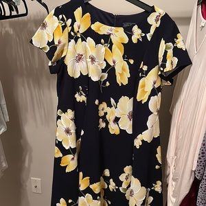 Size 14W Jessica Howard navy dress with yellow flowers. Smoke free home!